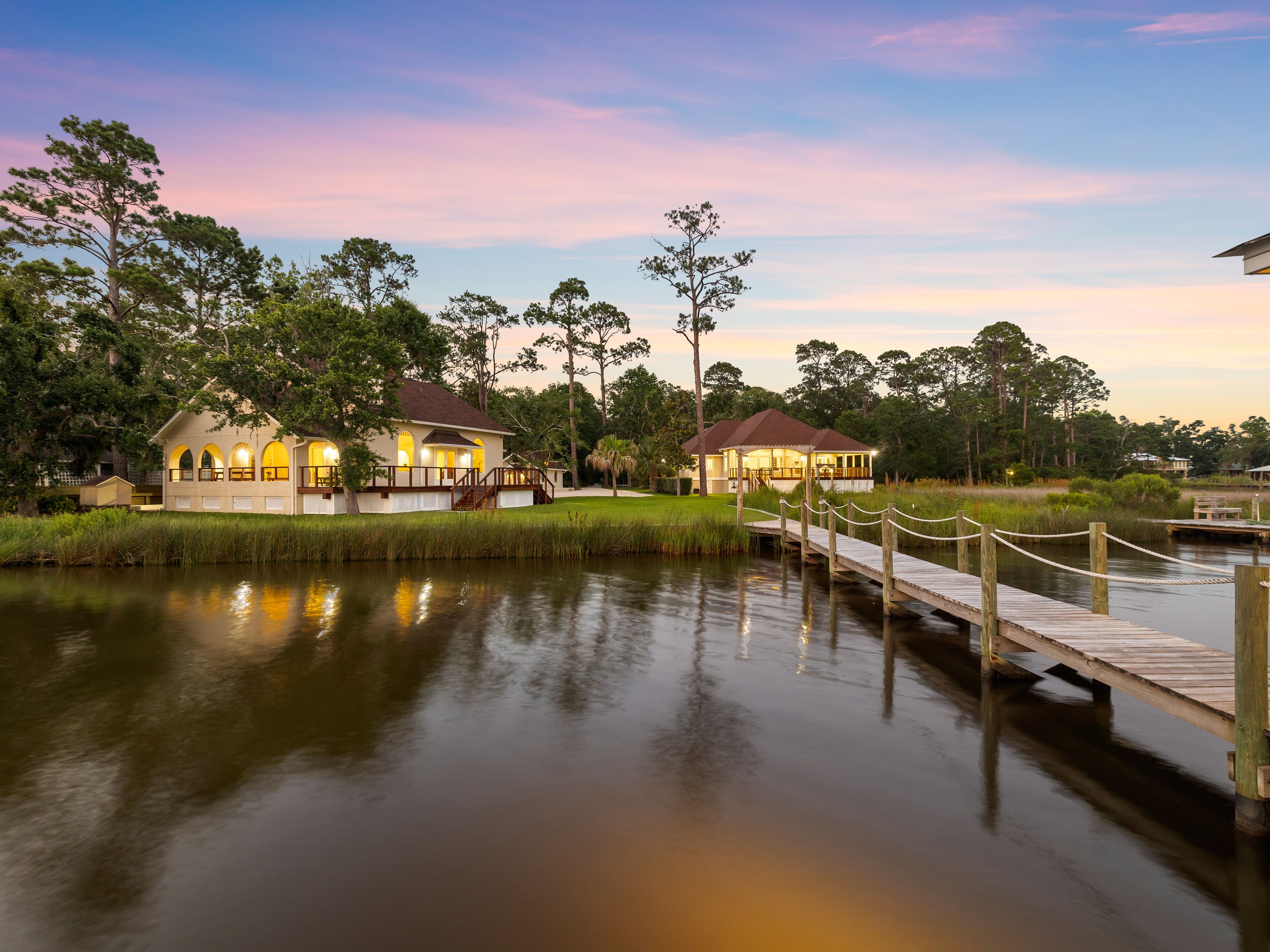  A Once-in-a-Generation Waterfront Estate with 725 Feet Bayou-Frontage - 物件實景