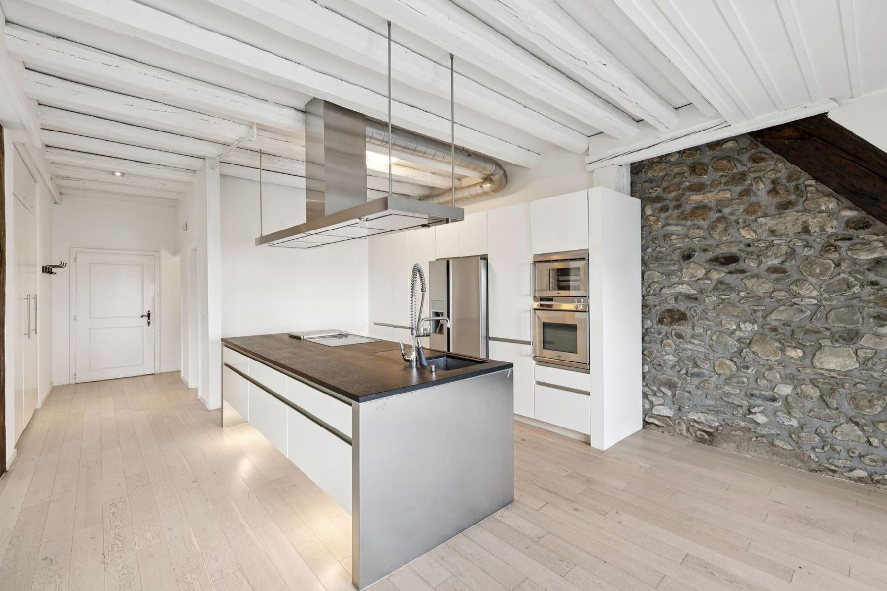  5.5 rooms in a charming small condominium 15 minutes from Lausanne - 物件實景