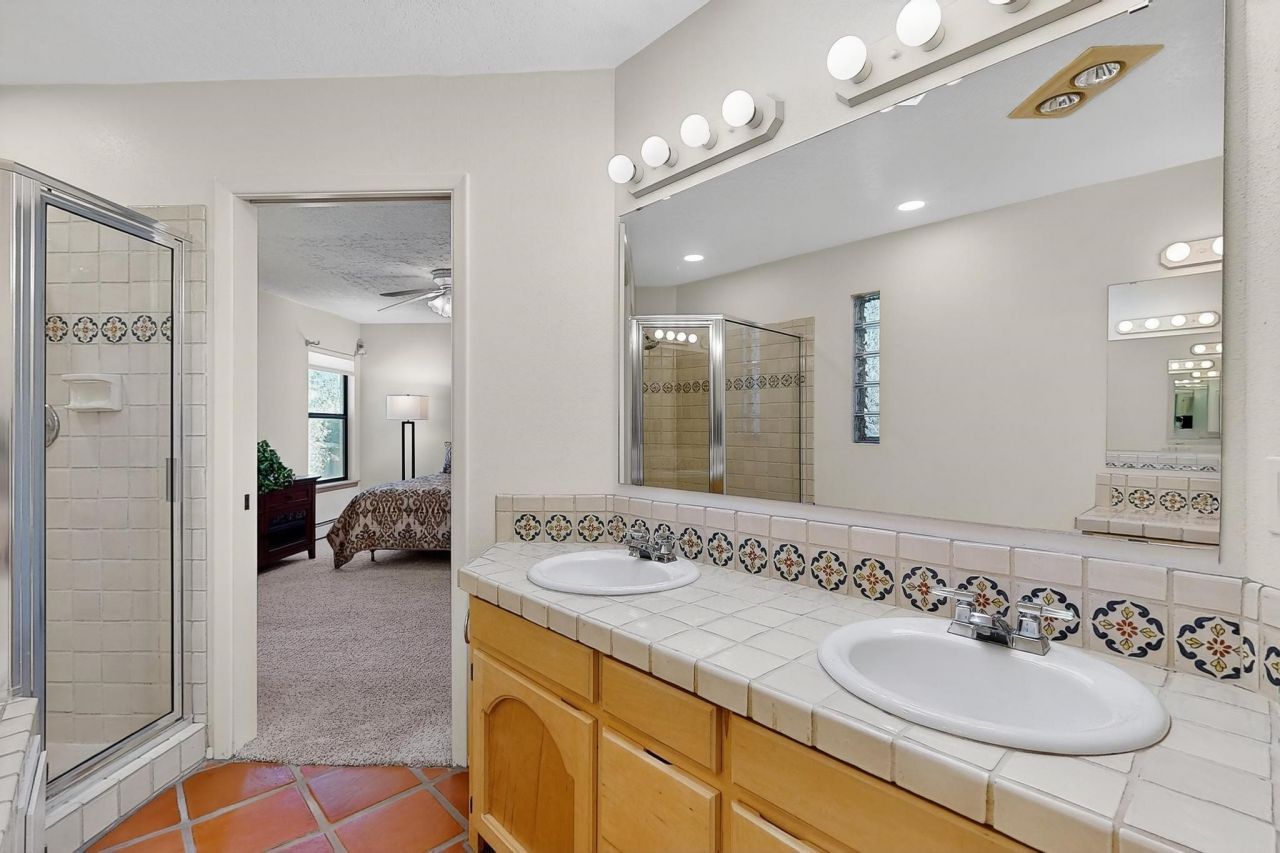 Santa Fe, New Mexico, 87507, United States, 3 Bedrooms Bedrooms, ,2 BathroomsBathrooms,Residential,For Sale,1955311