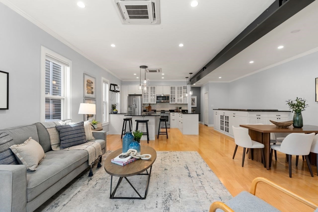 Cambridge, Massachusetts, 02139, United States, 5 Bedrooms Bedrooms, ,3 BathroomsBathrooms,Residential,For Sale,1939167