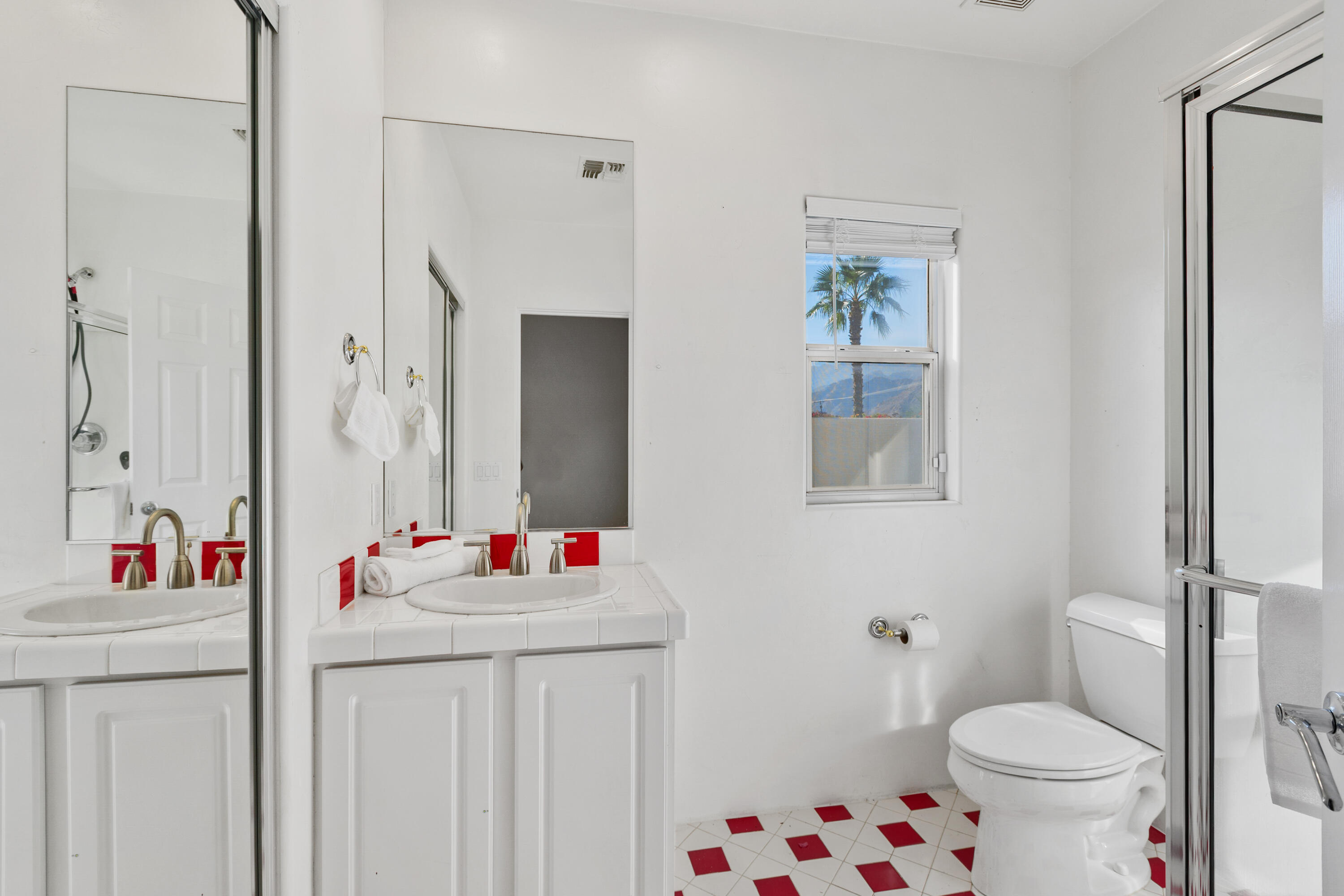 La Quinta, California, 92253, United States, 4 Bedrooms Bedrooms, ,1 BathroomBathrooms,Residential,For Sale,1999091