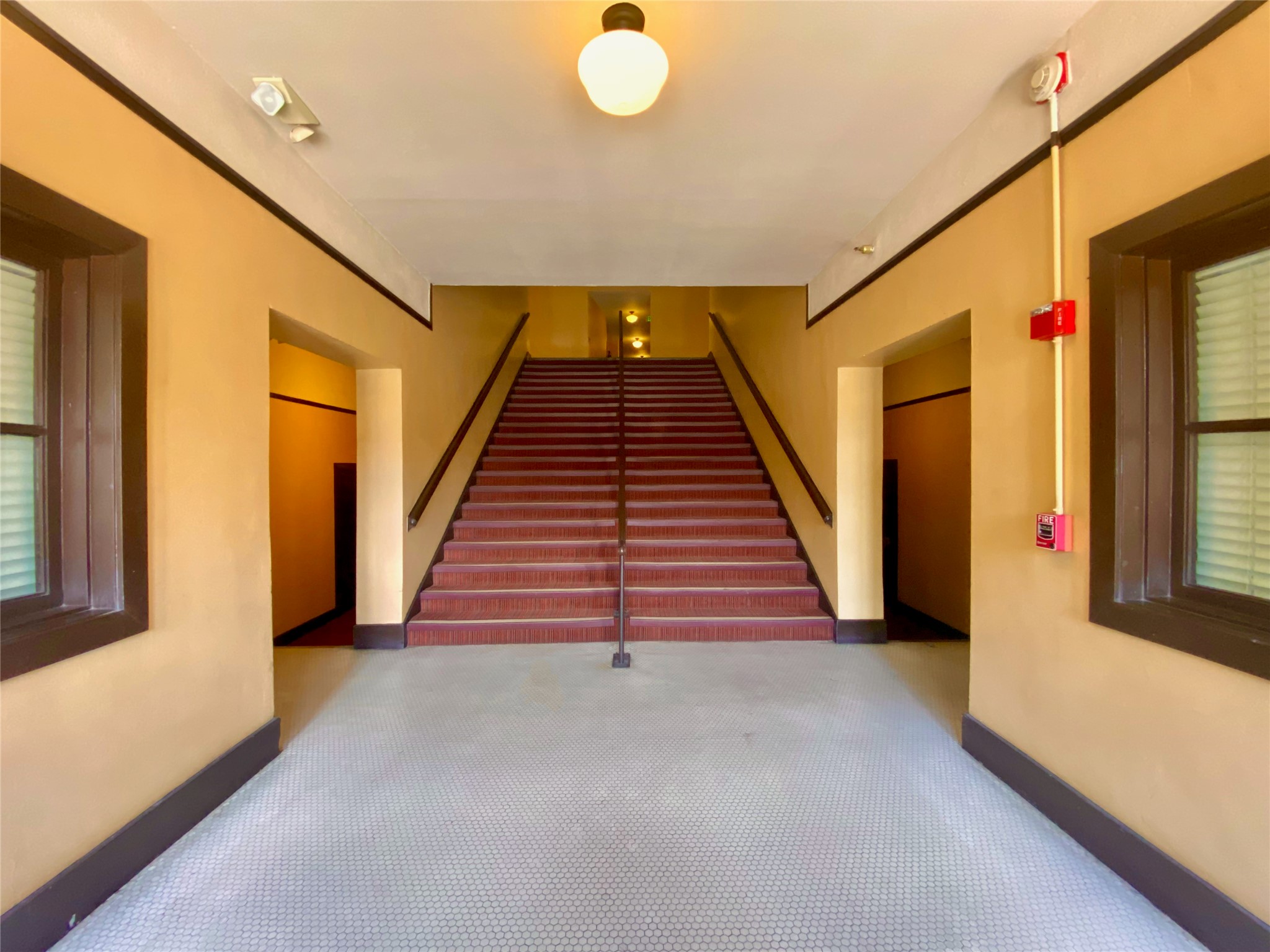  301 Central Avenue Ne #113 - 物件實景