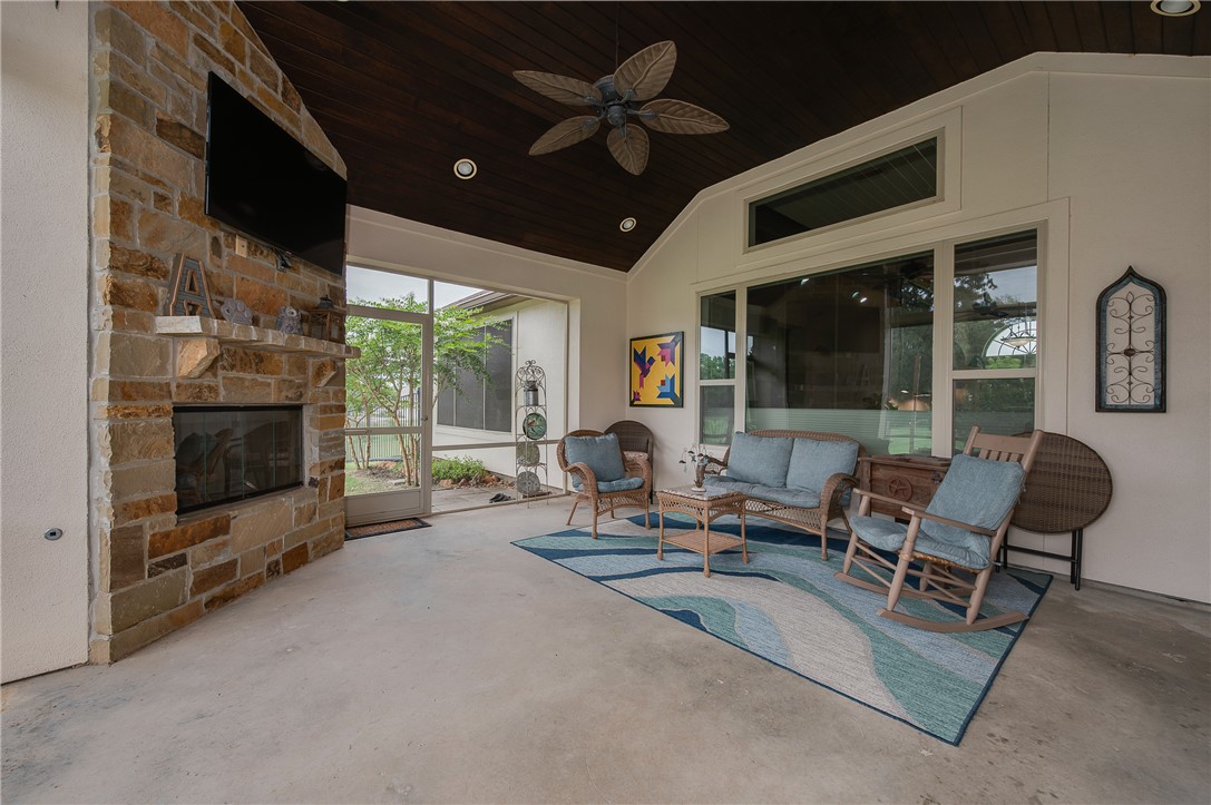 Iola, Texas, 77861, United States, 3 Bedrooms Bedrooms, ,3 BathroomsBathrooms,Residential,For Sale,1896848
