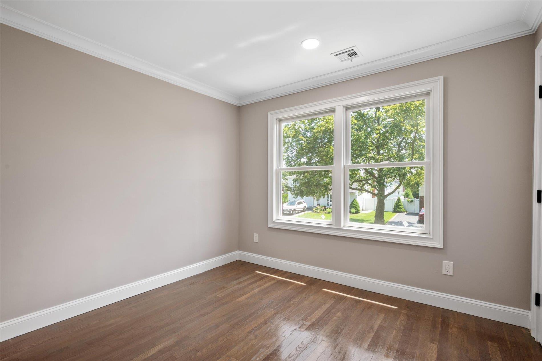 Massapequa Park, New York, 11762, United States, 5 Bedrooms Bedrooms, ,4 BathroomsBathrooms,Residential,For Sale,1903014