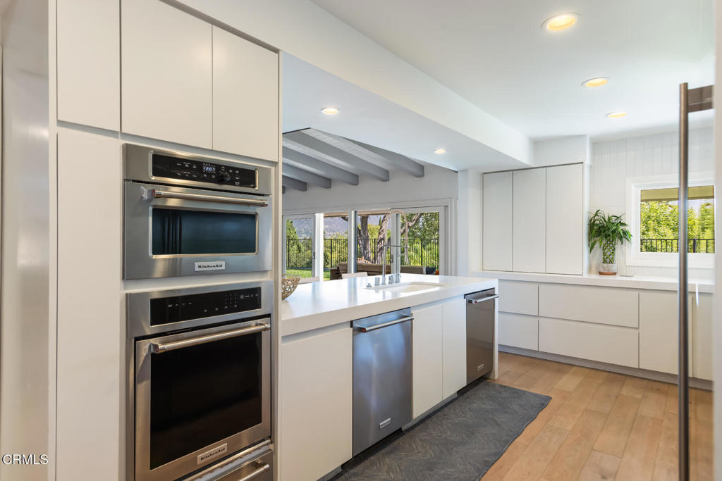 La Canada Flintridge, California, 91011, United States, 3 Bedrooms Bedrooms, ,3 BathroomsBathrooms,Residential,For Sale,1941612