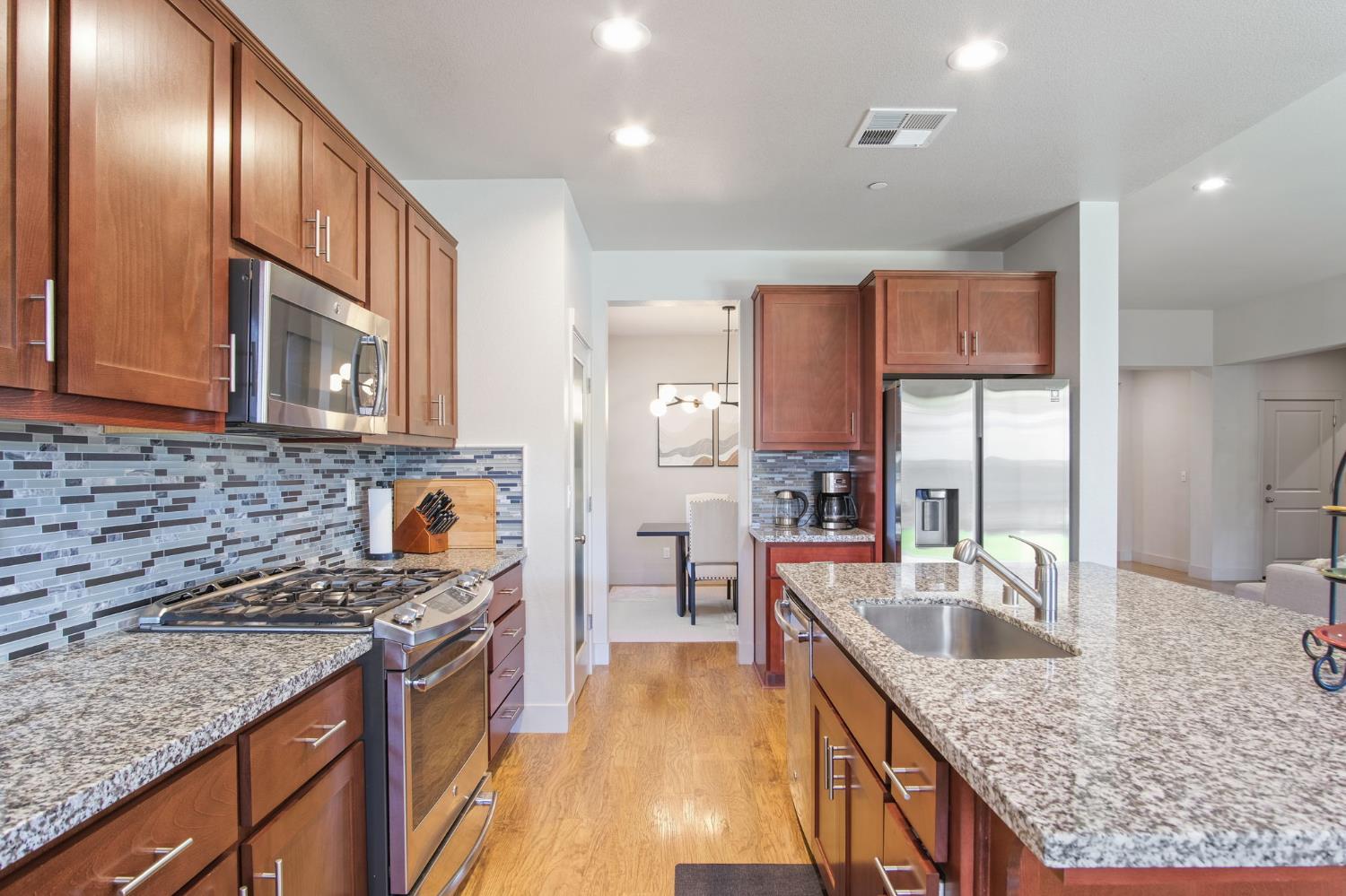 Oakdale, California, 95361, United States, 3 Bedrooms Bedrooms, ,2 BathroomsBathrooms,Residential,For Sale,1985752