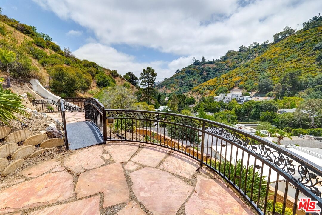 Beverly Hills, California, 90210, United States, 8 Bedrooms Bedrooms, ,3 BathroomsBathrooms,Residential,For Sale,1916732
