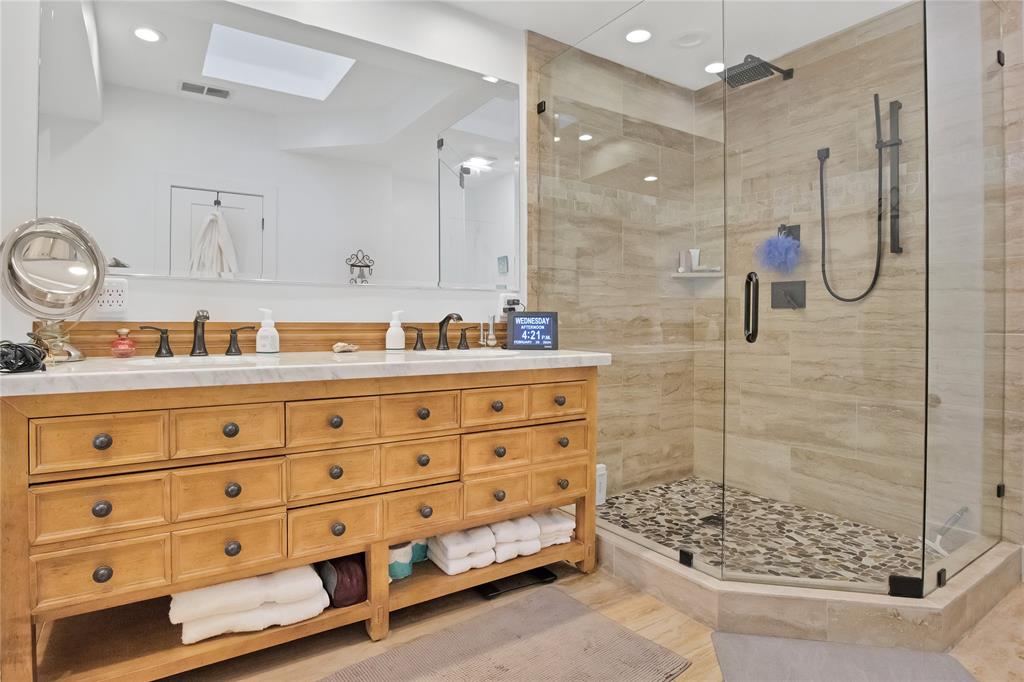 Dallas, Texas, 75228, United States, 4 Bedrooms Bedrooms, ,3 BathroomsBathrooms,Residential,For Sale,1888632