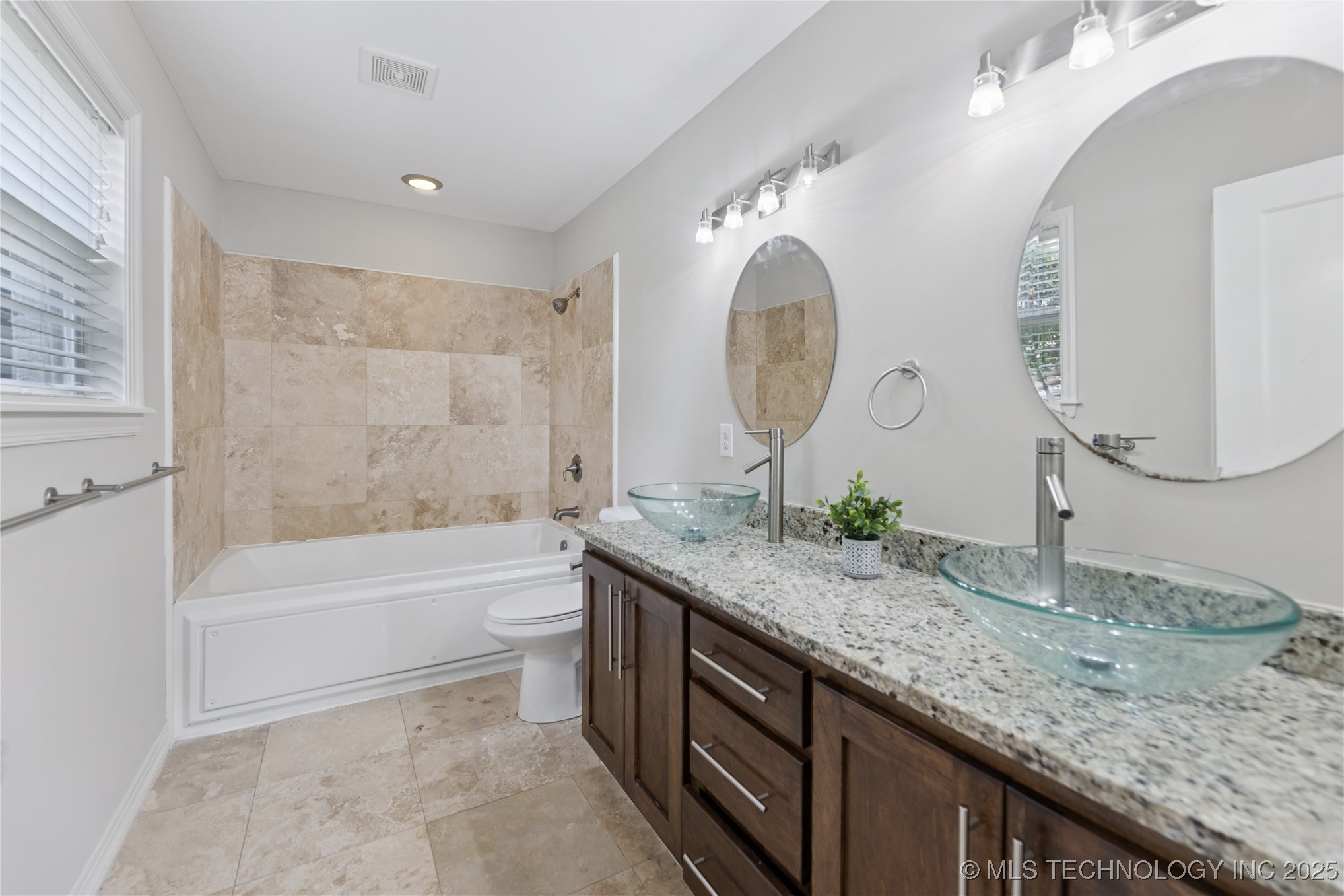 Tulsa, Oklahoma, 74104, United States, 4 Bedrooms Bedrooms, ,3 BathroomsBathrooms,Residential,For Sale,1941702