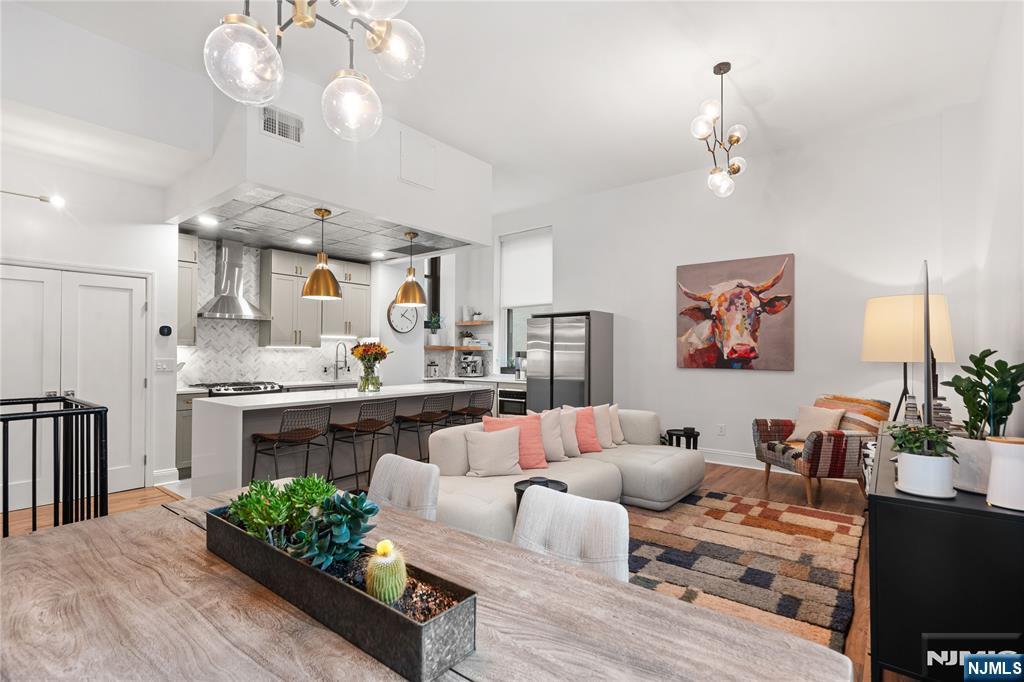 Jersey City, New Jersey, 07302, United States, 1 Bedroom Bedrooms, ,2 BathroomsBathrooms,Residential,For Sale,1950964