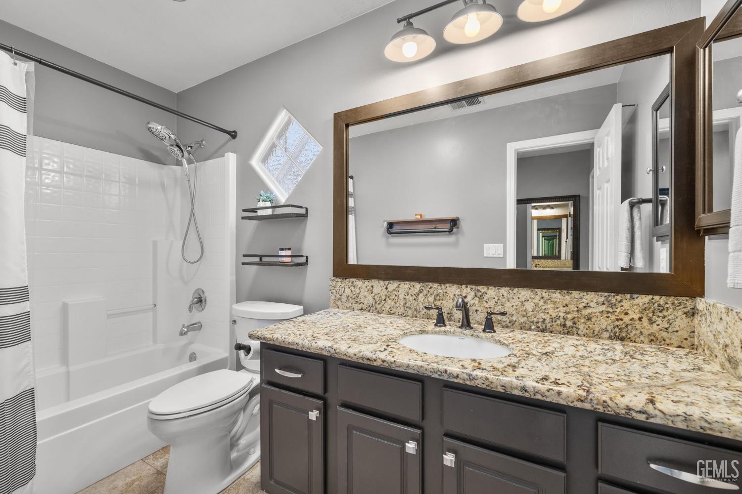 Bakersfield, California, 93312, United States, 4 Bedrooms Bedrooms, ,2 BathroomsBathrooms,Residential,For Sale,1970807