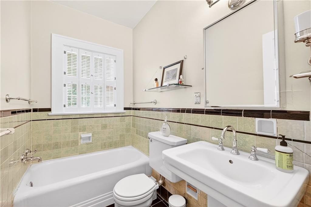 Atlanta, Georgia, 30306, United States, 3 Bedrooms Bedrooms, ,2 BathroomsBathrooms,Residential,For Sale,1906309