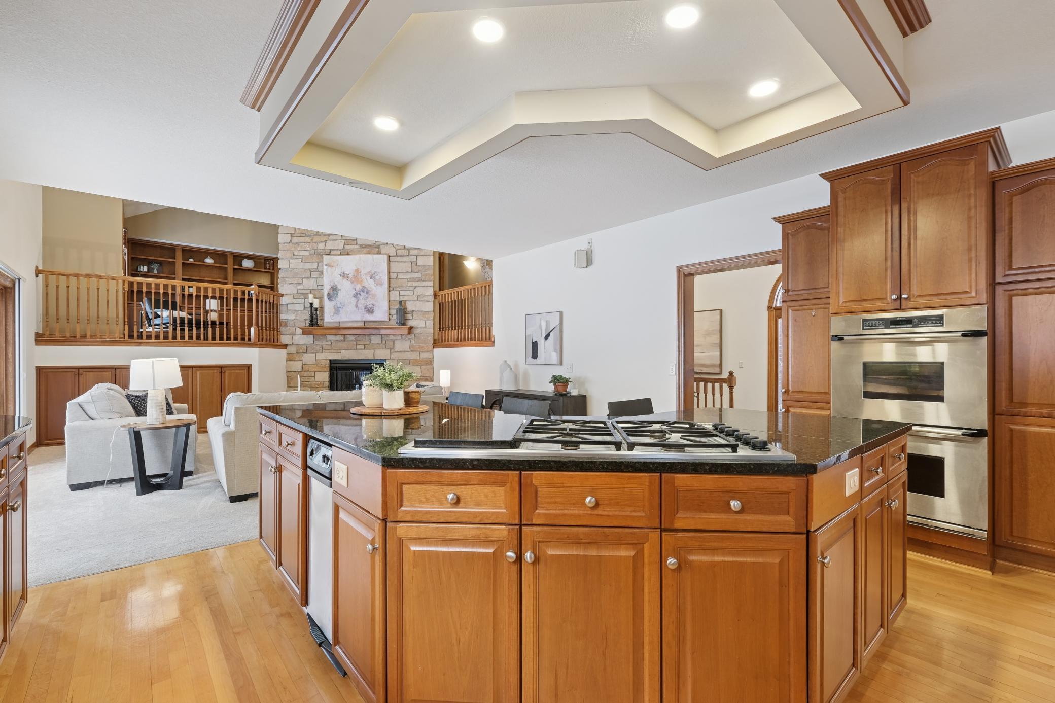 Woodbury, Minnesota, 55129, United States, 5 Bedrooms Bedrooms, ,5 BathroomsBathrooms,Residential,For Sale,1989522