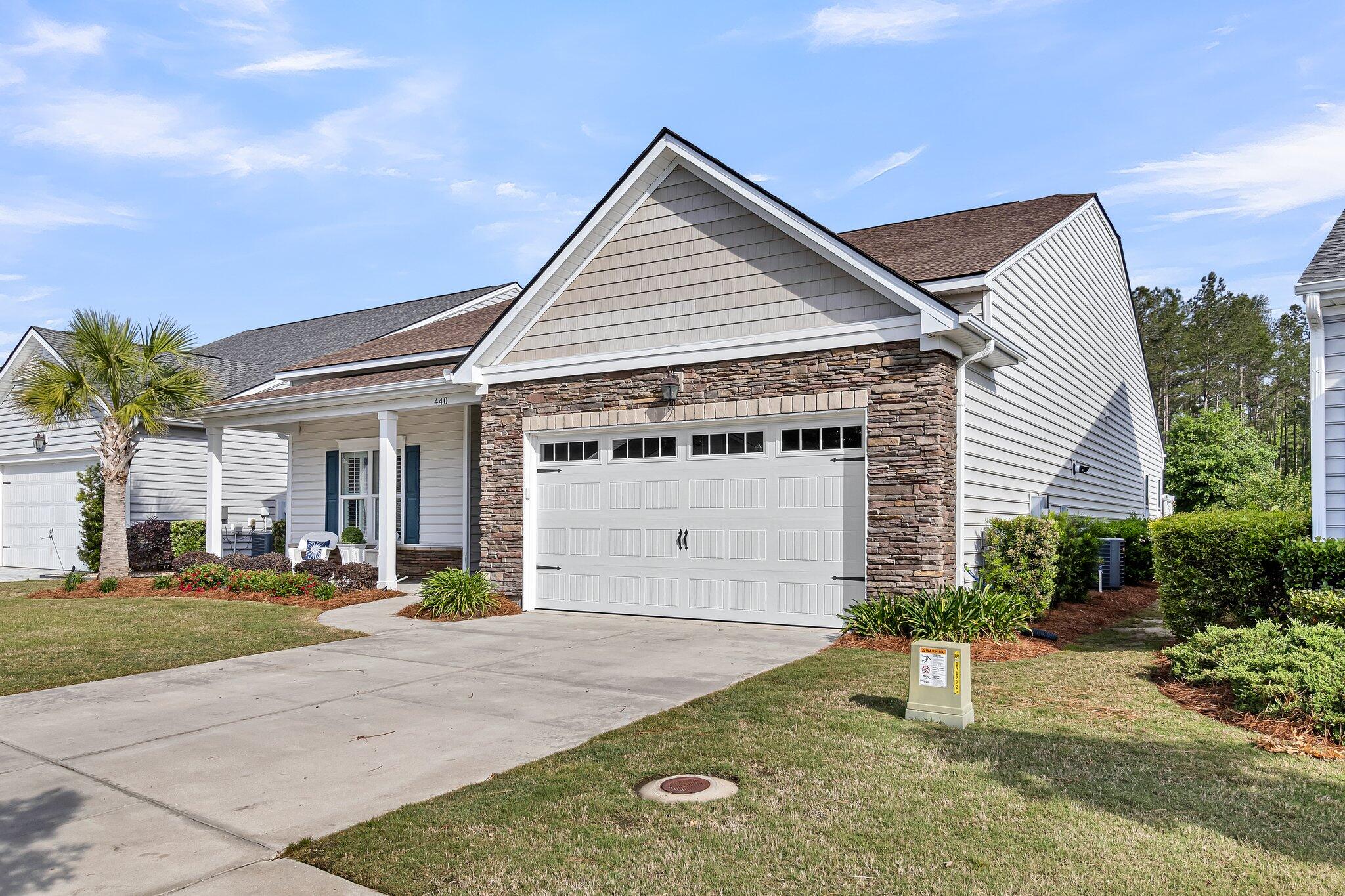 Summerville, South Carolina, 29486, United States, 3 Bedrooms Bedrooms, ,3 BathroomsBathrooms,Residential,For Sale,1784160