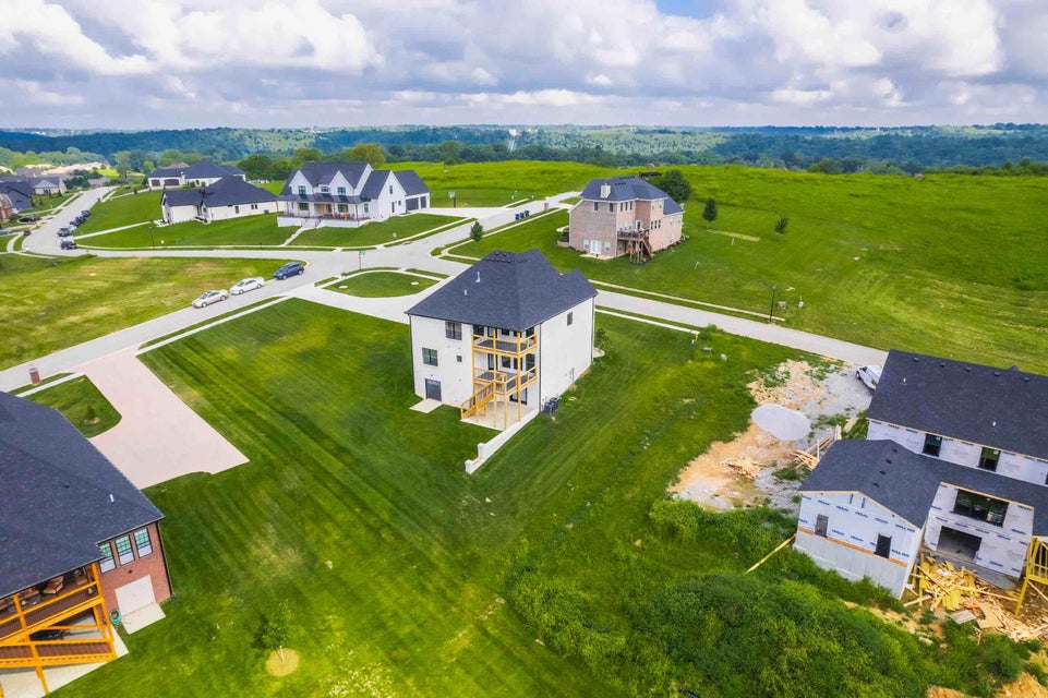 Richmond, Kentucky, 40475, United States, 5 Bedrooms Bedrooms, ,5 BathroomsBathrooms,Residential,For Sale,1881286