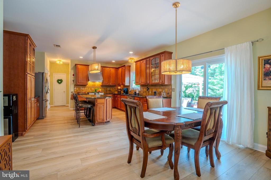 Monroe Township, New Jersey, 08831, United States, 5 Bedrooms Bedrooms, ,4 BathroomsBathrooms,Residential,For Sale,1895133