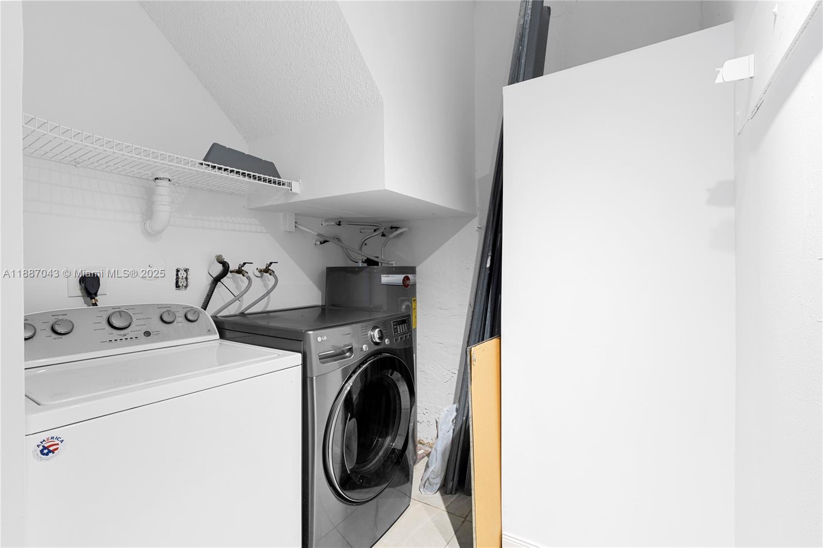 Pembroke Pines, Florida, 33028, United States, 3 Bedrooms Bedrooms, ,3 BathroomsBathrooms,Residential,For Sale,1958356