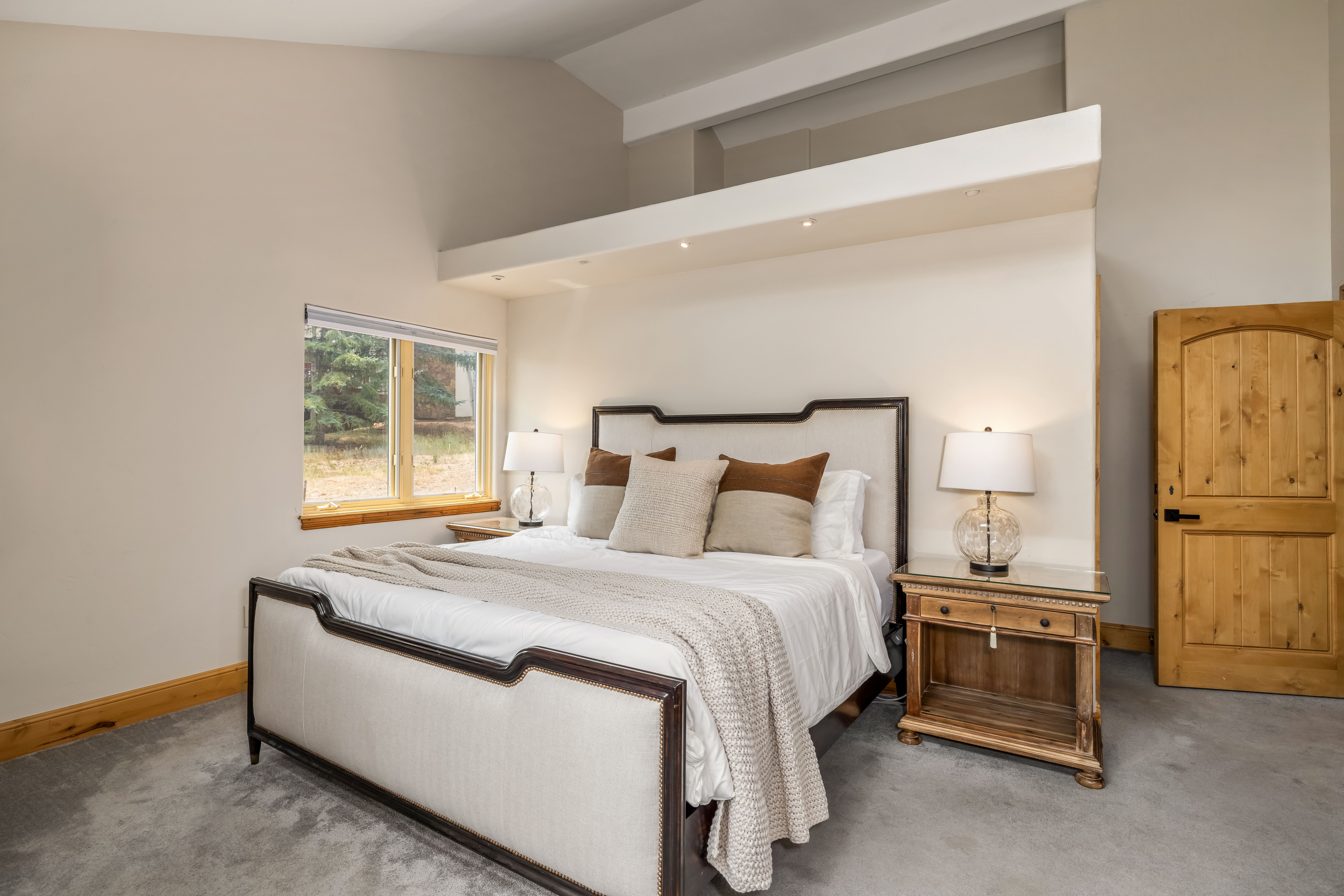  Spacious Five-Bedroom Residence with a Prime Ski-Slope View - 物件實景
