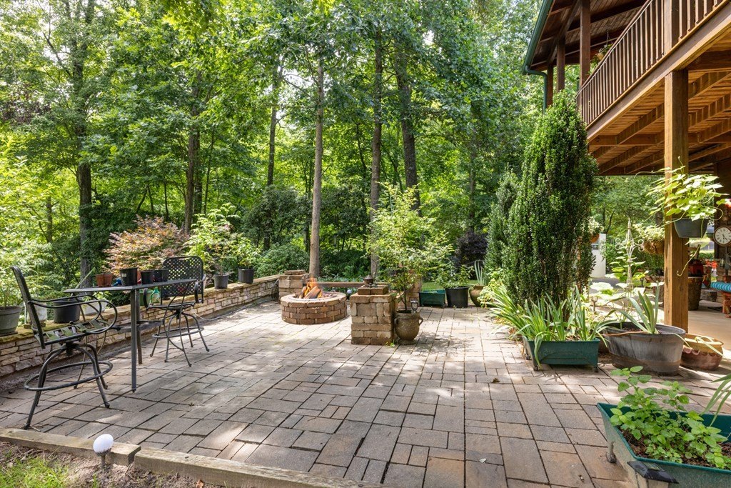 Blairsville, Georgia, 30512, United States, 3 Bedrooms Bedrooms, ,4 BathroomsBathrooms,Residential,For Sale,1895292