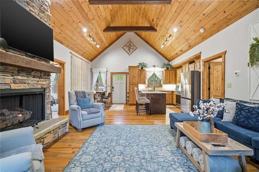 Morganton, Georgia, 30560, United States, 3 Bedrooms Bedrooms, ,2 BathroomsBathrooms,Residential,For Sale,2006455