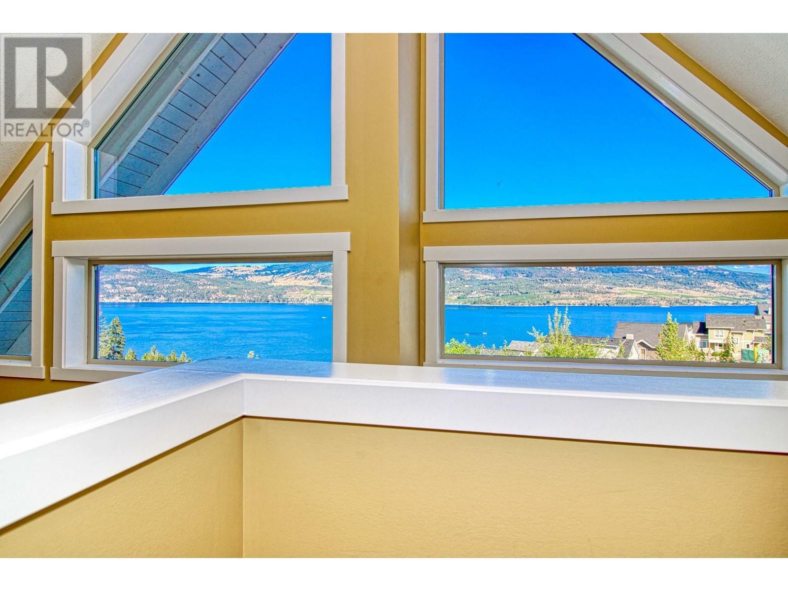 KELOWNA, British Columbia, V1Z 3R8, CA, 3 Bedrooms Bedrooms, ,2 BathroomsBathrooms,Residential,For Sale,1837259