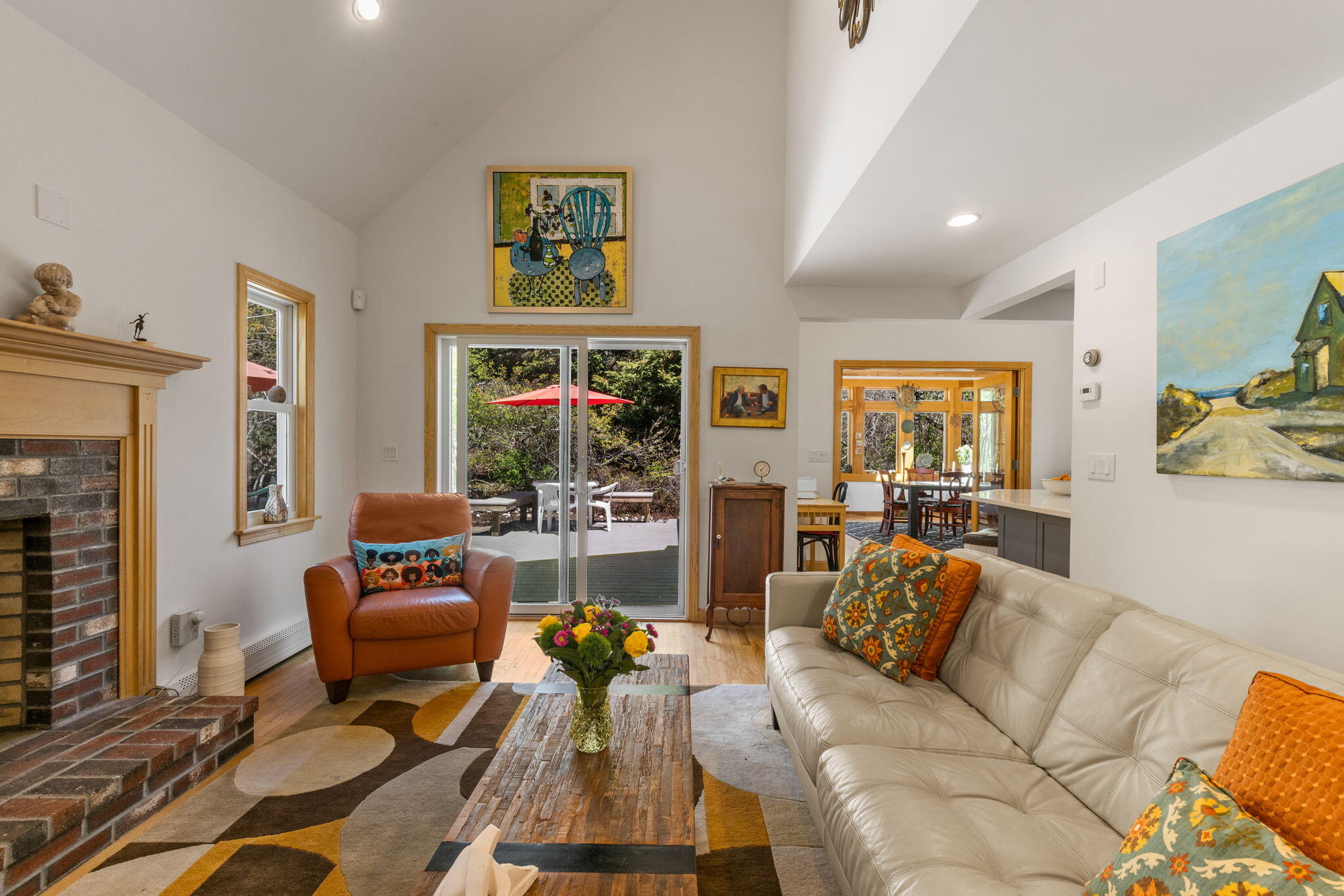  Near Beaches, Galleries & Trails — A Beautifully Updated Provincetown Home - 物件實景