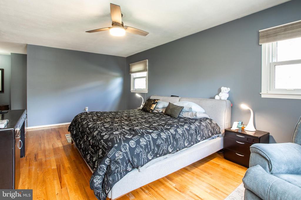 Hightstown, New Jersey, 08520, United States, 5 Bedrooms Bedrooms, ,4 BathroomsBathrooms,Residential,For Sale,1928581