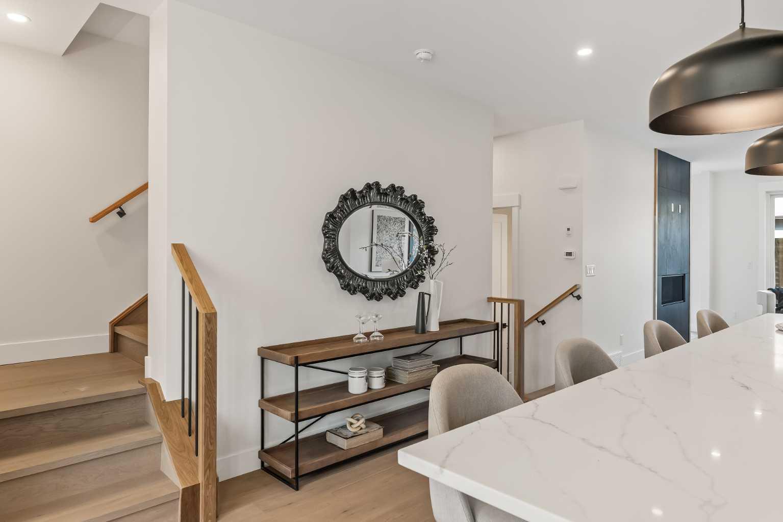 CALGARY, Alberta, T3E 2V9, CA, 4 Bedrooms Bedrooms, ,5 BathroomsBathrooms,Residential,For Sale,1987778