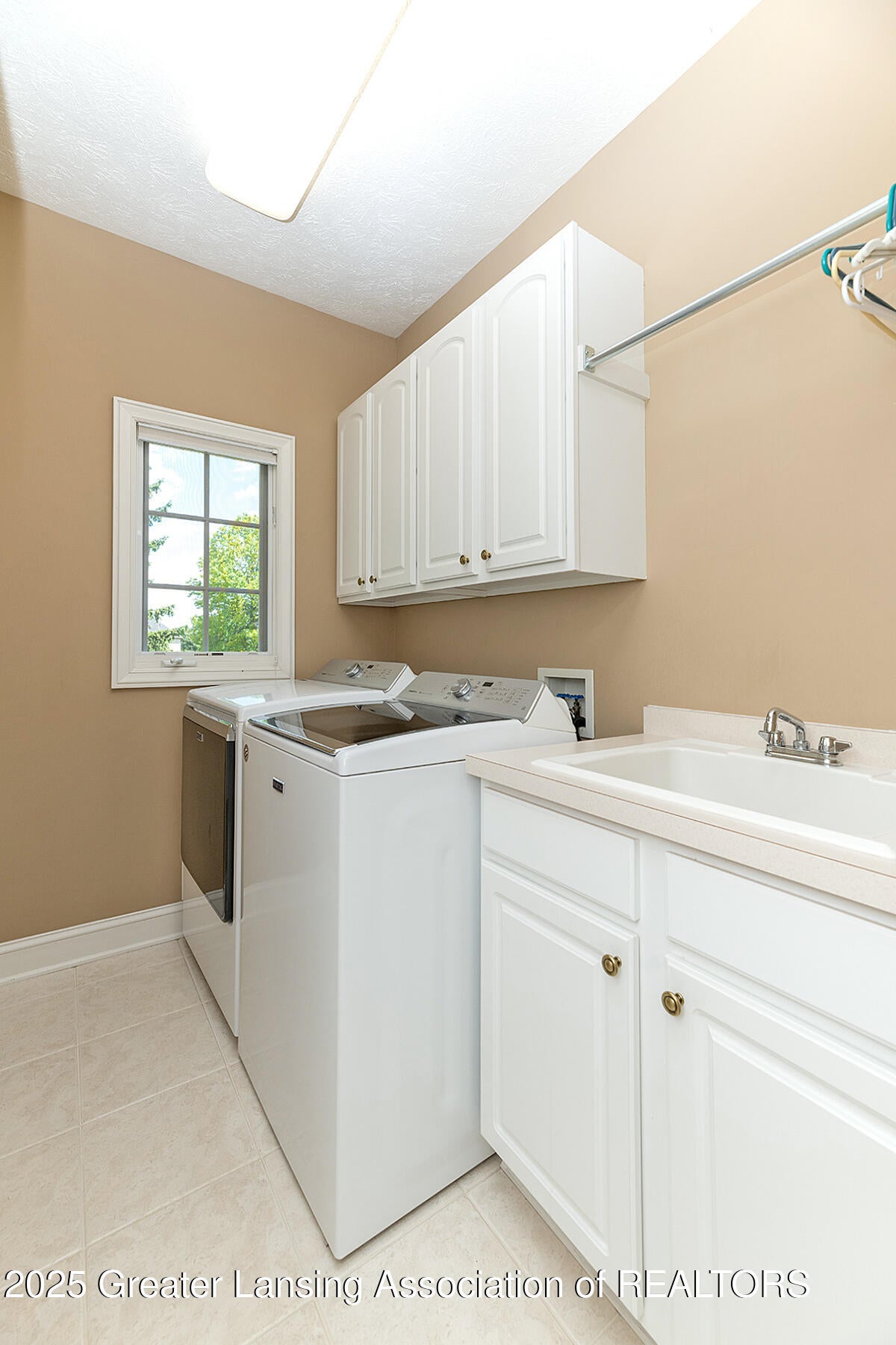 Williamston, Michigan, 48895, United States, 4 Bedrooms Bedrooms, ,4 BathroomsBathrooms,Residential,For Sale,1877487