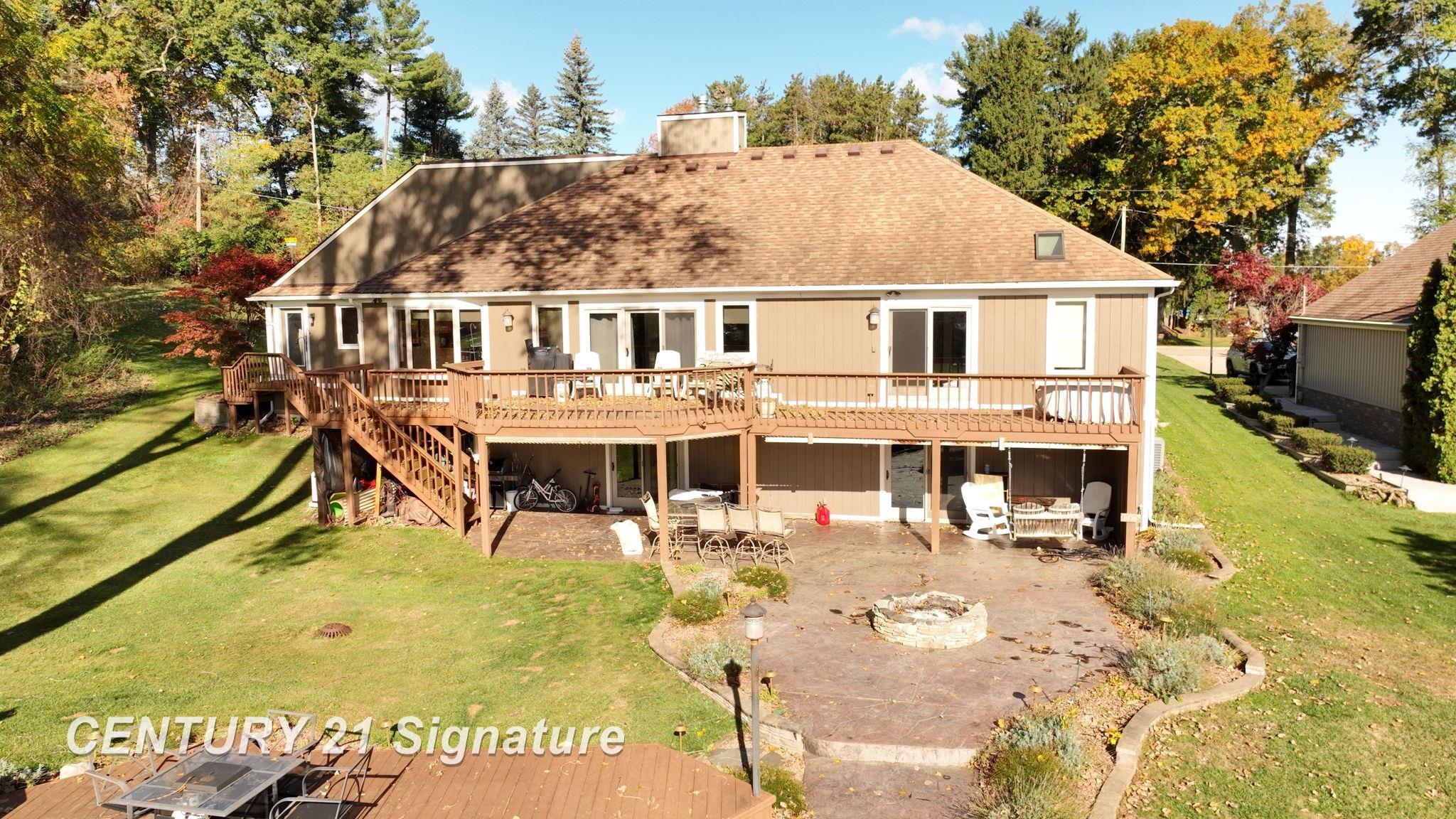 Fenton, Michigan, 48430, United States, 6 Bedrooms Bedrooms, ,4 BathroomsBathrooms,Residential,For Sale,1976063