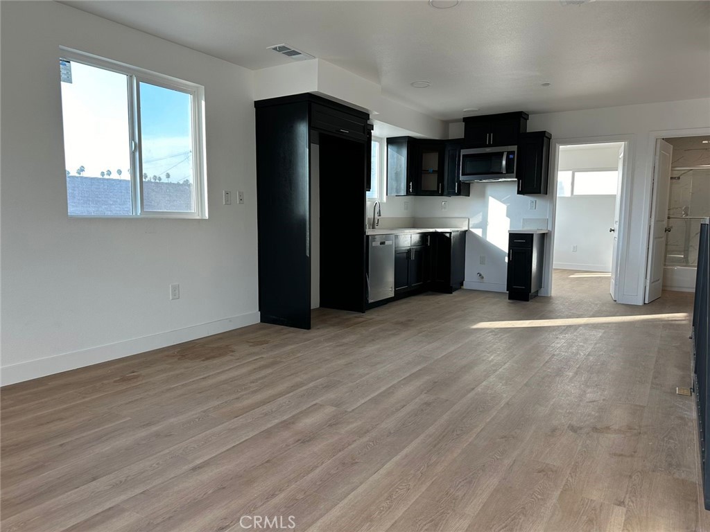 LOS ANGELES, California, 90001, United States, ,Residential,For Sale,1810570