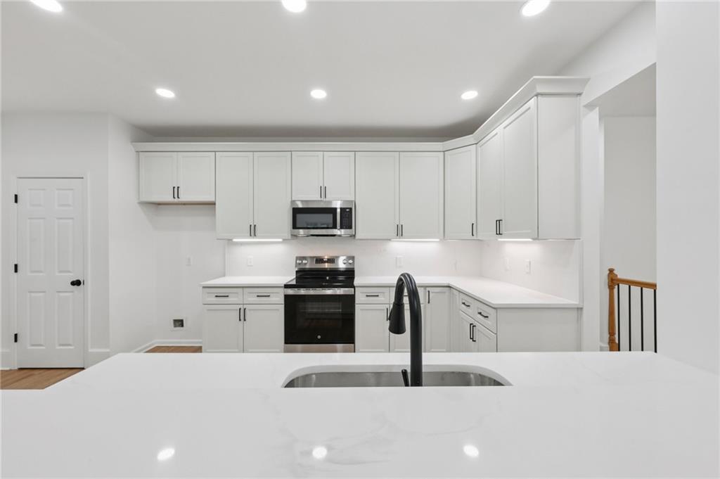 Alpharetta, Georgia, 30004, United States, 4 Bedrooms Bedrooms, ,3 BathroomsBathrooms,Residential,For Sale,1900649