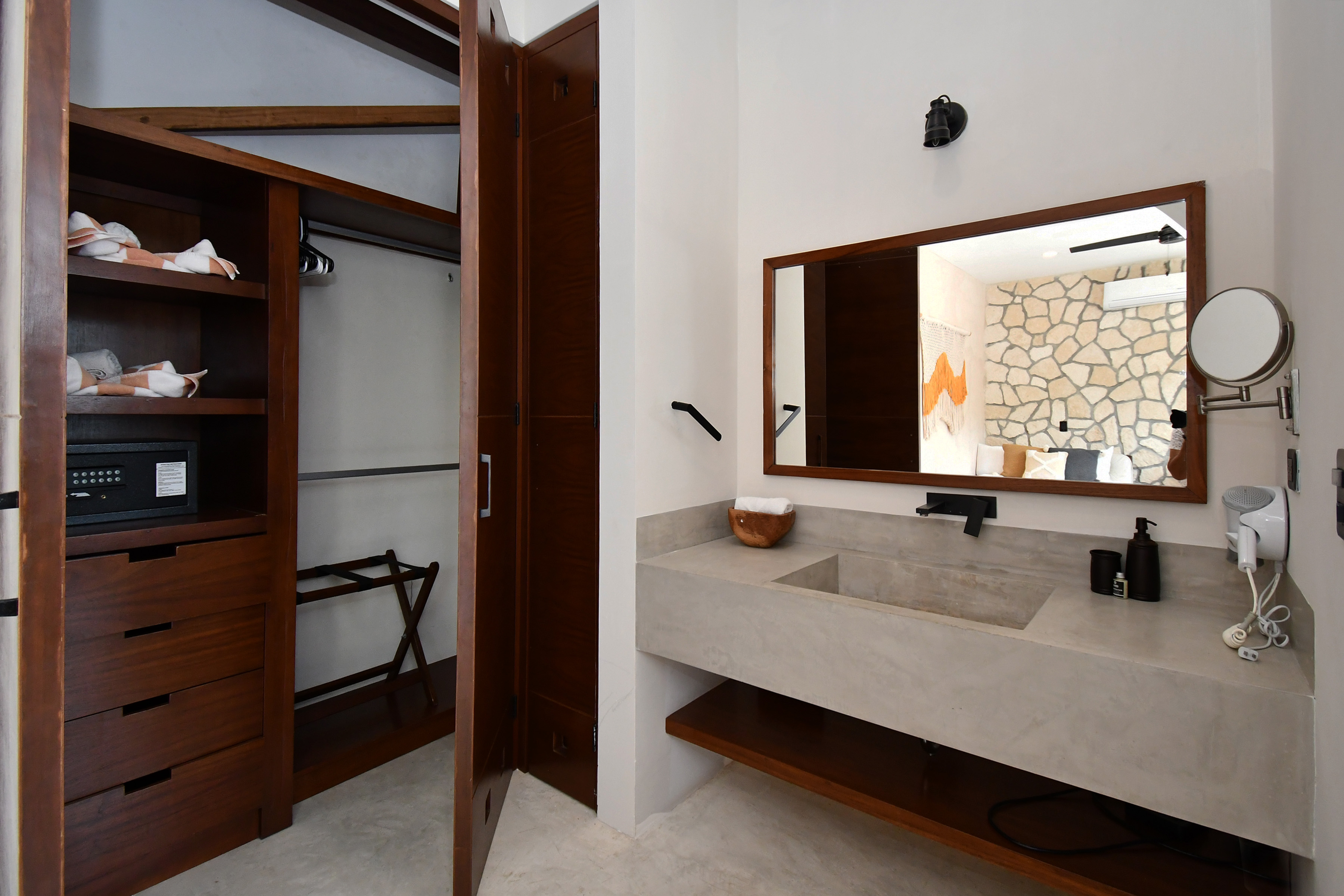  Casa Piedra  3-Bedroom Townhouse – One Lock-Off - 物件實景