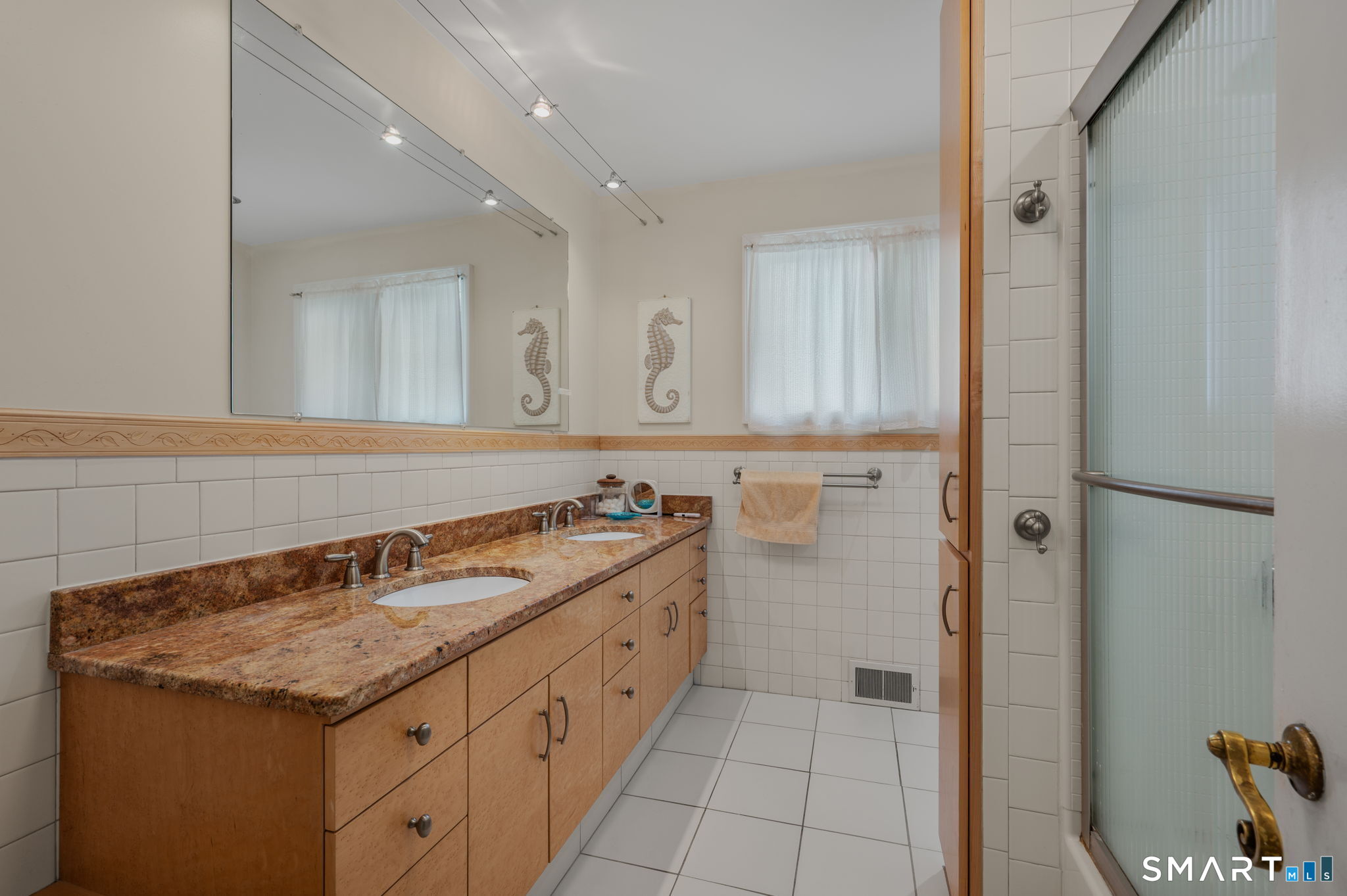 New London, Connecticut, 06320, United States, 4 Bedrooms Bedrooms, ,4 BathroomsBathrooms,Residential,For Sale,2048761
