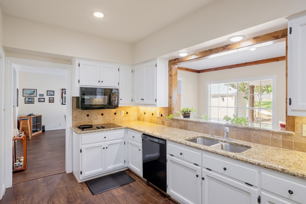 405 405 Frederick Rd, Fredericksburg, Texas, 78624, United States, 5 Bedrooms Bedrooms, ,5 BathroomsBathrooms,Residential,For Sale,405 405 Frederick Rd,1413377