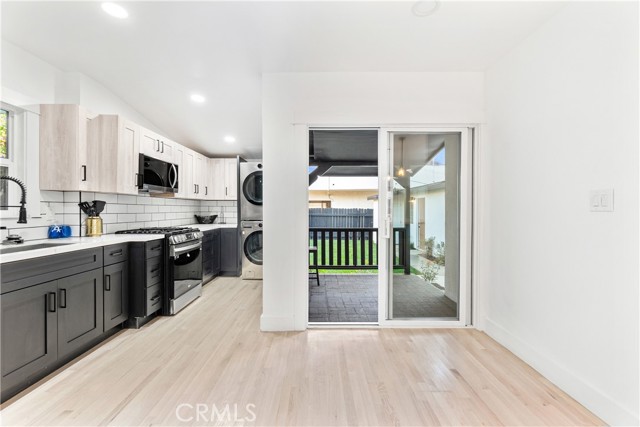 Long Beach, California, 90813, United States, 3 Bedrooms Bedrooms, ,4 BathroomsBathrooms,Residential,For Sale,1990787