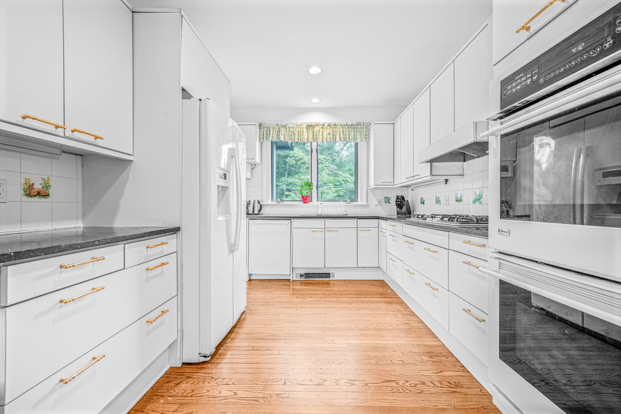 Mountain Lakes, New Jersey, 07046, United States, 6 Bedrooms Bedrooms, ,4 BathroomsBathrooms,Residential,For Sale,1980848