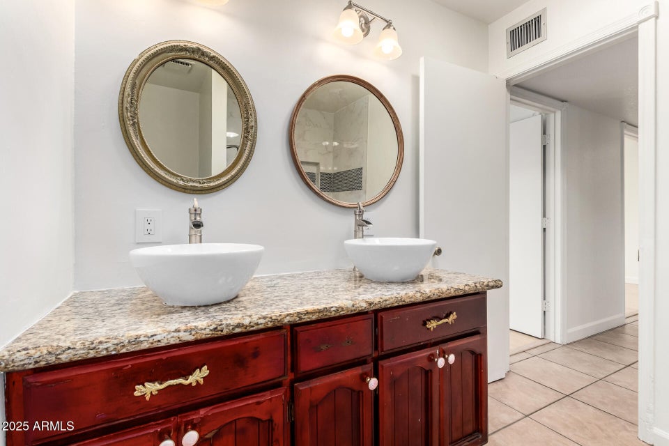 Mesa, Arizona, 85203, United States, 4 Bedrooms Bedrooms, ,3 BathroomsBathrooms,Residential,For Sale,2001471