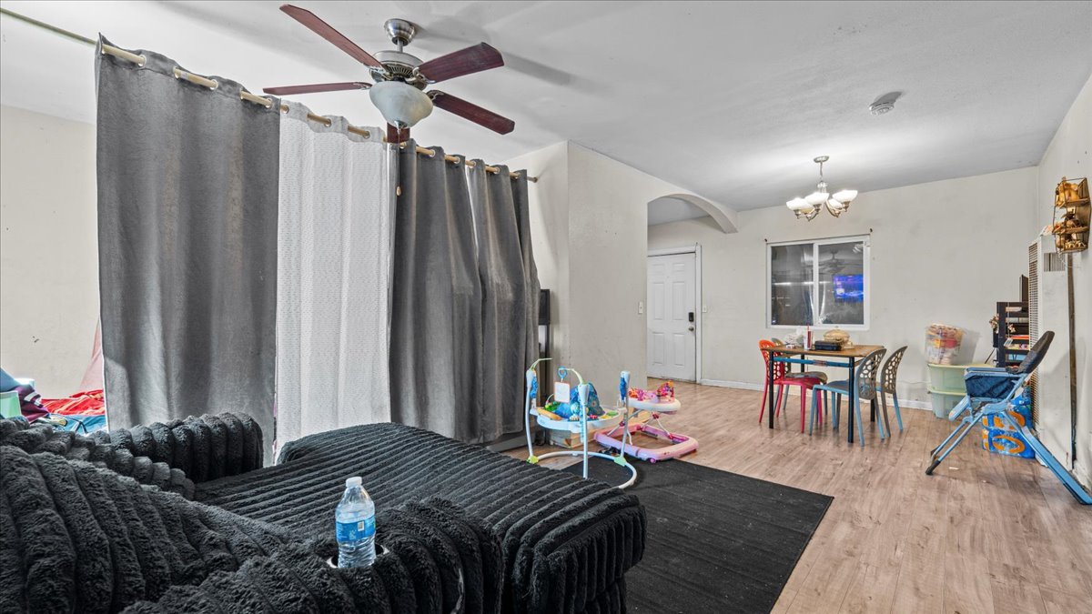Compton, California, 90220, United States, 3 Bedrooms Bedrooms, ,2 BathroomsBathrooms,Residential,For Sale,1943002