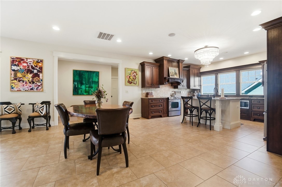 Oakwood, Ohio, 45409, United States, 3 Bedrooms Bedrooms, ,3 BathroomsBathrooms,Residential,For Sale,1991510