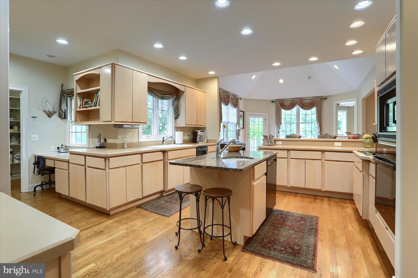Lemoyne, Pennsylvania, 17043, United States, 5 Bedrooms Bedrooms, ,5 BathroomsBathrooms,Residential,For Sale,1942192