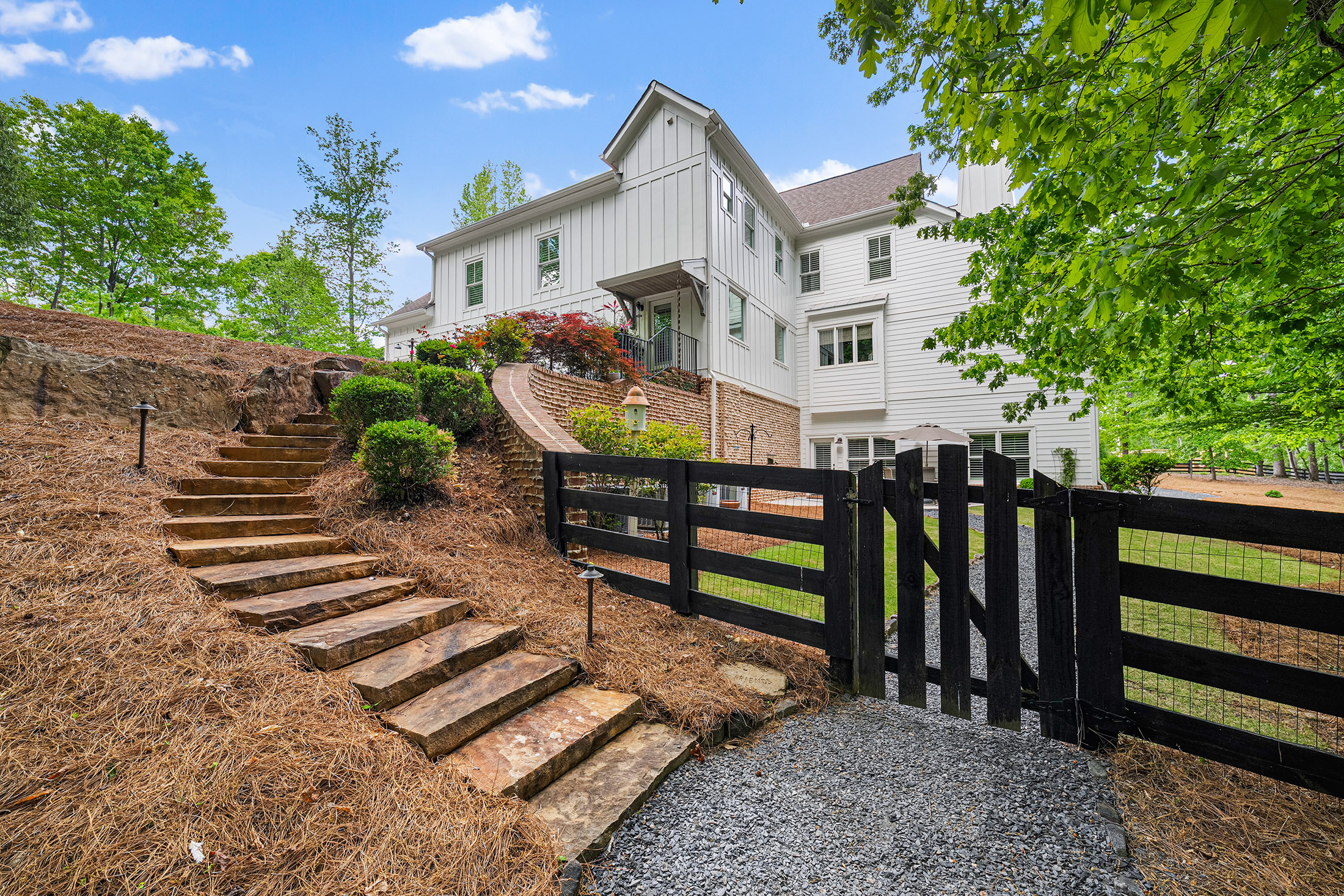  Builder’s Personal Estate on 2.36± Acres—Offering Space, Privacy & Convenience - 物件實景