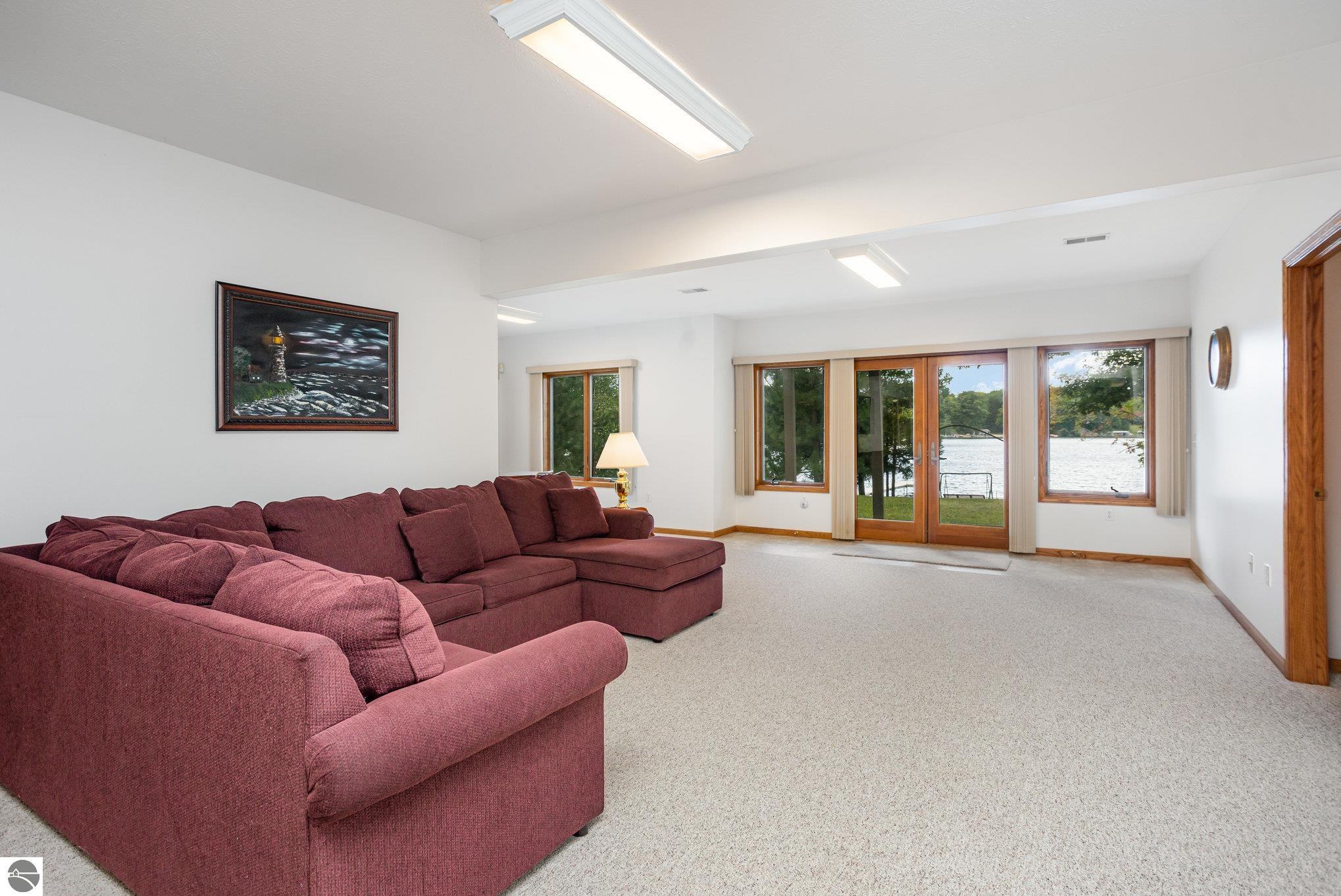 Harrison, Michigan, 48625, United States, 5 Bedrooms Bedrooms, ,4 BathroomsBathrooms,Residential,For Sale,1990816