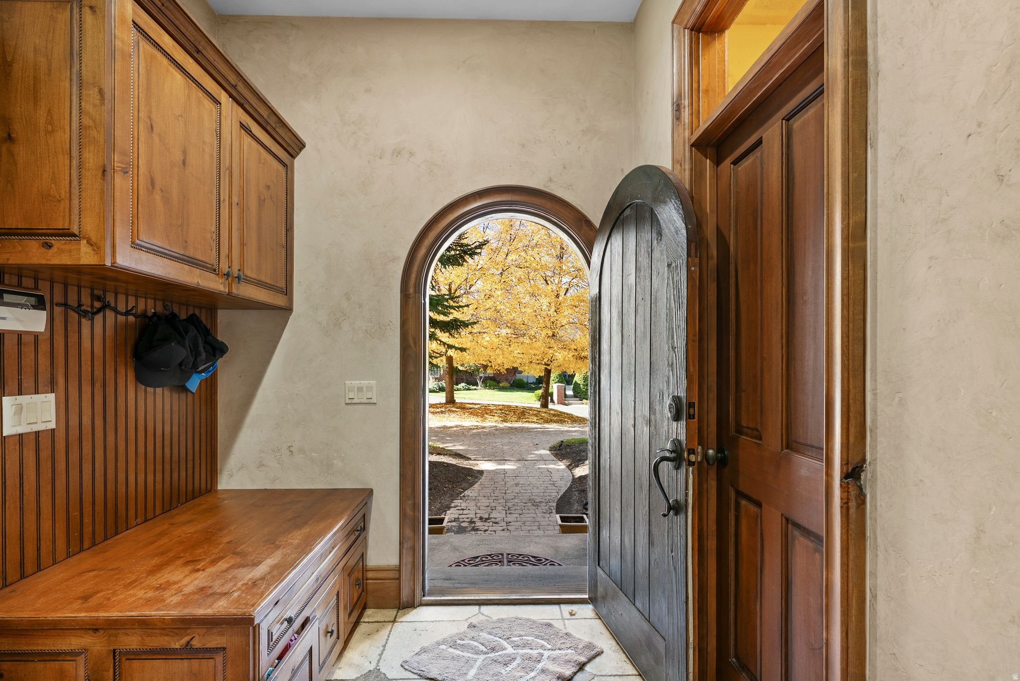 Sandy, Utah, 84092, United States, 6 Bedrooms Bedrooms, ,7 BathroomsBathrooms,Residential,For Sale,1988296