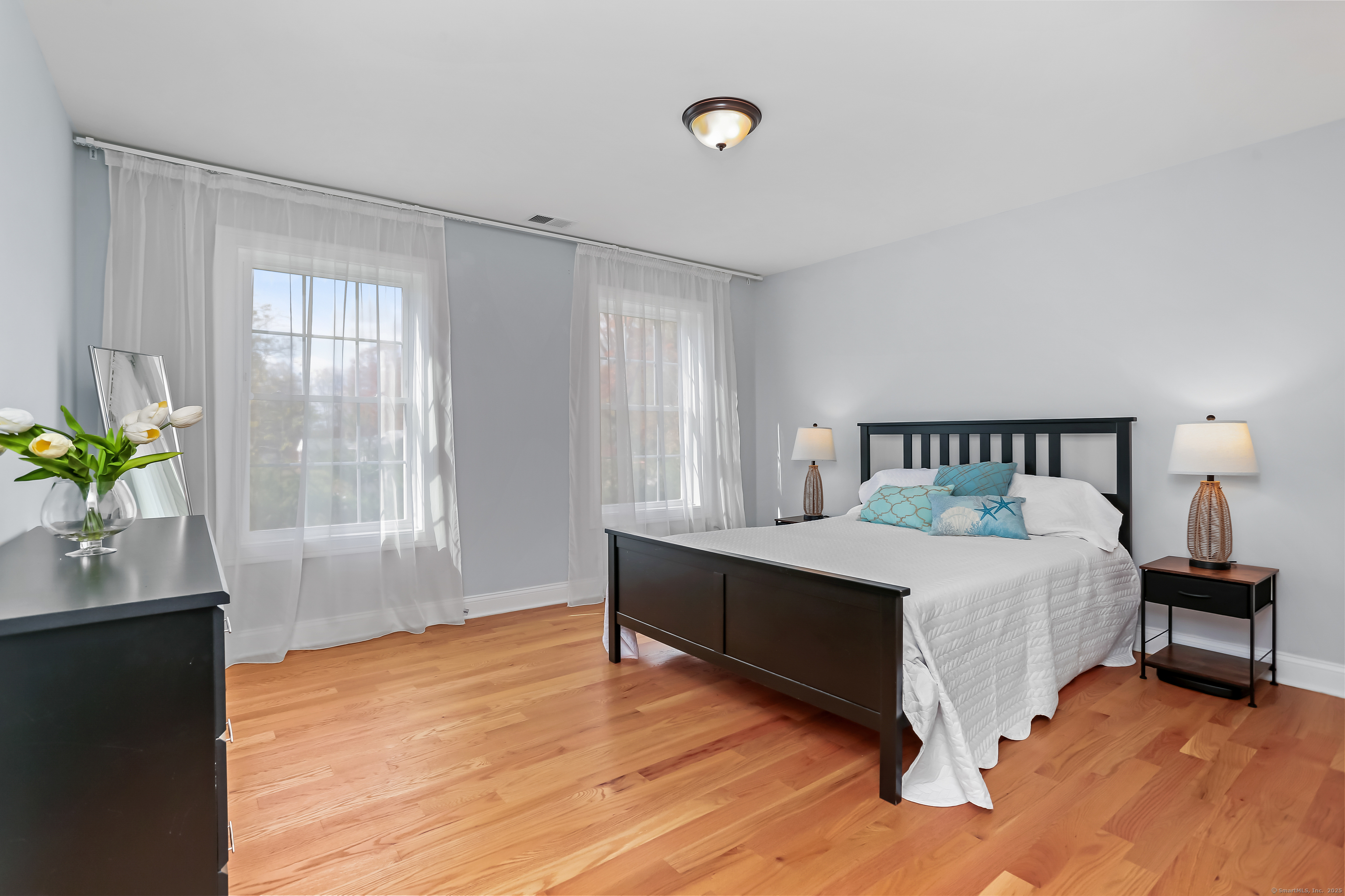 Stratford, Connecticut, 06614, United States, 4 Bedrooms Bedrooms, ,3 BathroomsBathrooms,Residential,For Sale,1987695