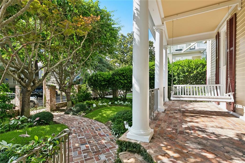 New Orleans, Louisiana, 70115, United States, 3 Bedrooms Bedrooms, ,5 BathroomsBathrooms,Residential,For Sale,2001784