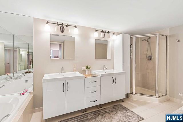 Edgewater, New Jersey, 07020, United States, 2 Bedrooms Bedrooms, ,2 BathroomsBathrooms,Residential,For Sale,1910959