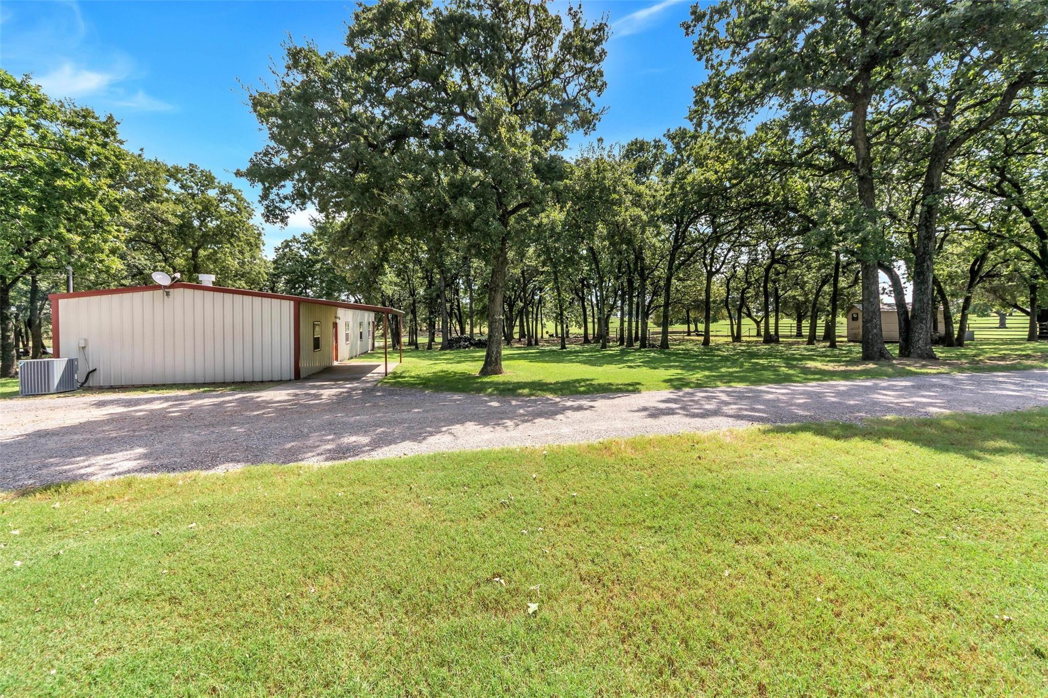 Boyd, Texas, 76023, United States, 4 Bedrooms Bedrooms, ,4 BathroomsBathrooms,Residential,For Sale,1981512