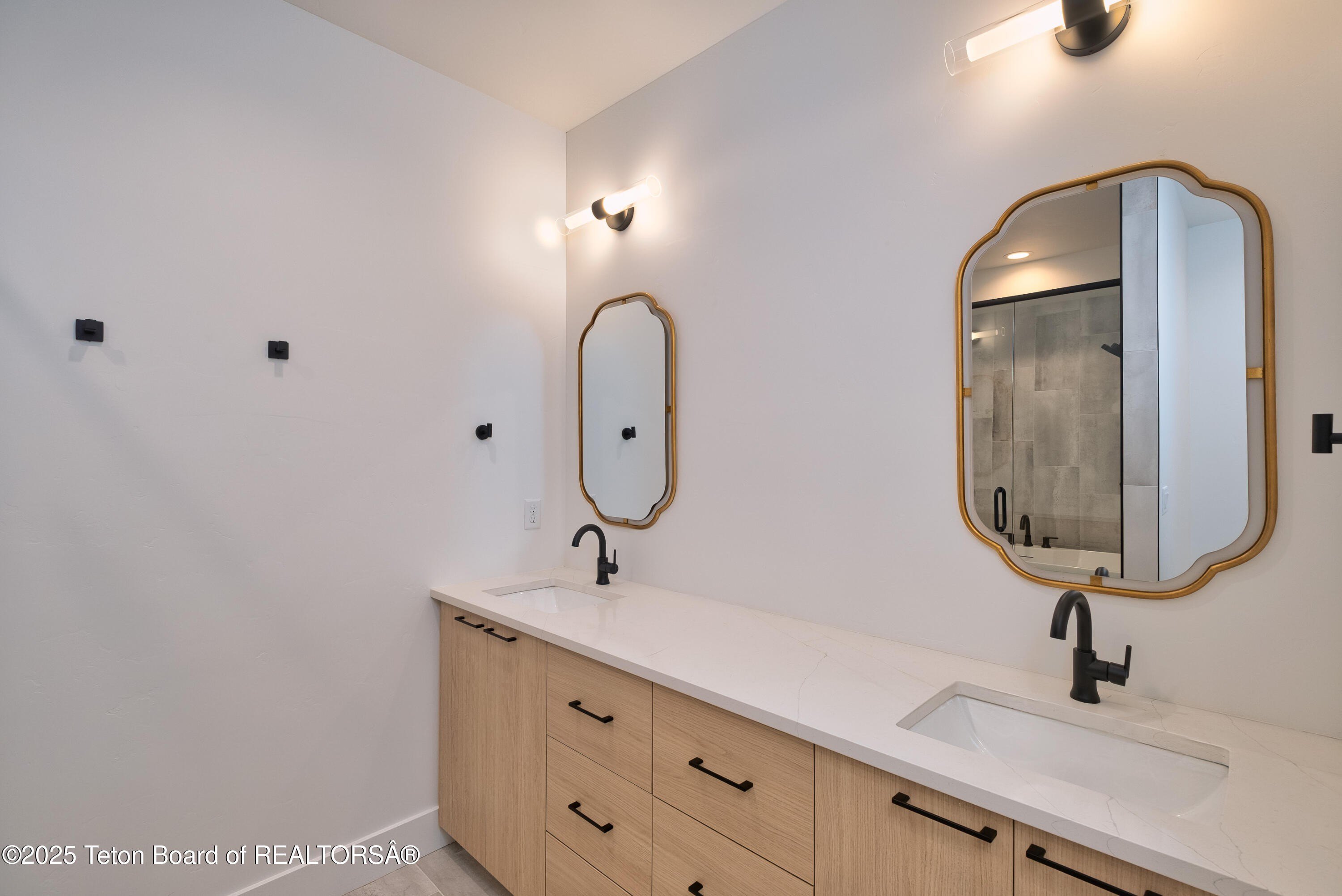 Victor, Idaho, 83455, United States, 4 Bedrooms Bedrooms, ,4 BathroomsBathrooms,Residential,For Sale,1979120