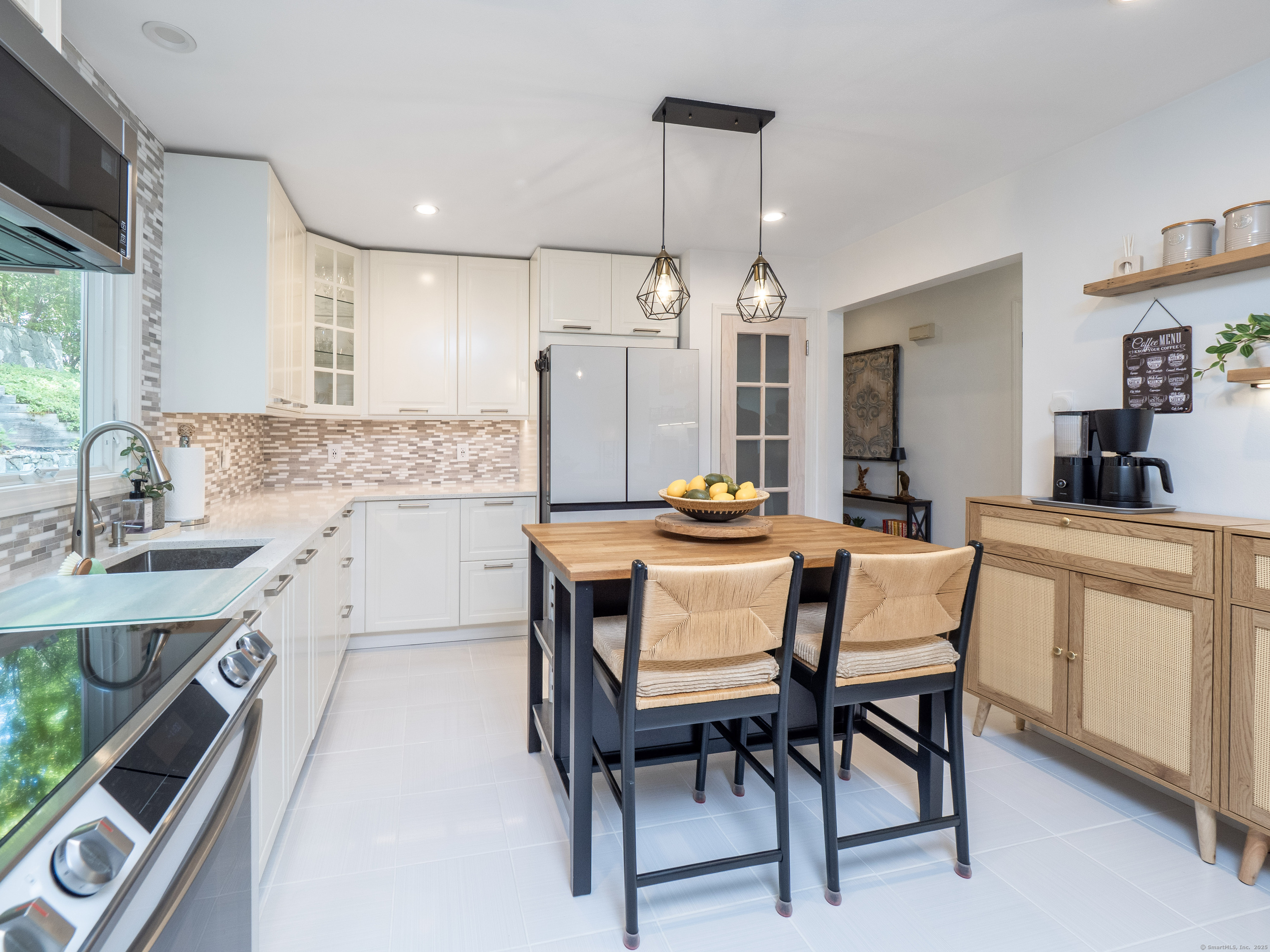 Ridgefield, Connecticut, 06877, United States, 3 Bedrooms Bedrooms, ,3 BathroomsBathrooms,Residential,For Sale,1950980